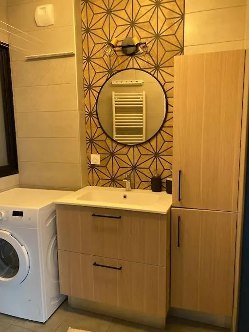 Elegant 45 M2 Lyon 6 + Garage. Idealement Situe Apartmán