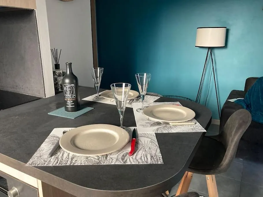 Elegant 45 M2 Lyon 6 + Garage. Idealement Situe Apartmán