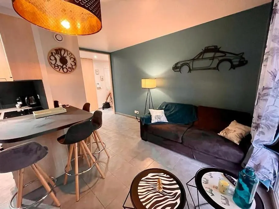 Elegant 45 M2 Lyon 6 + Garage. Idealement Situe