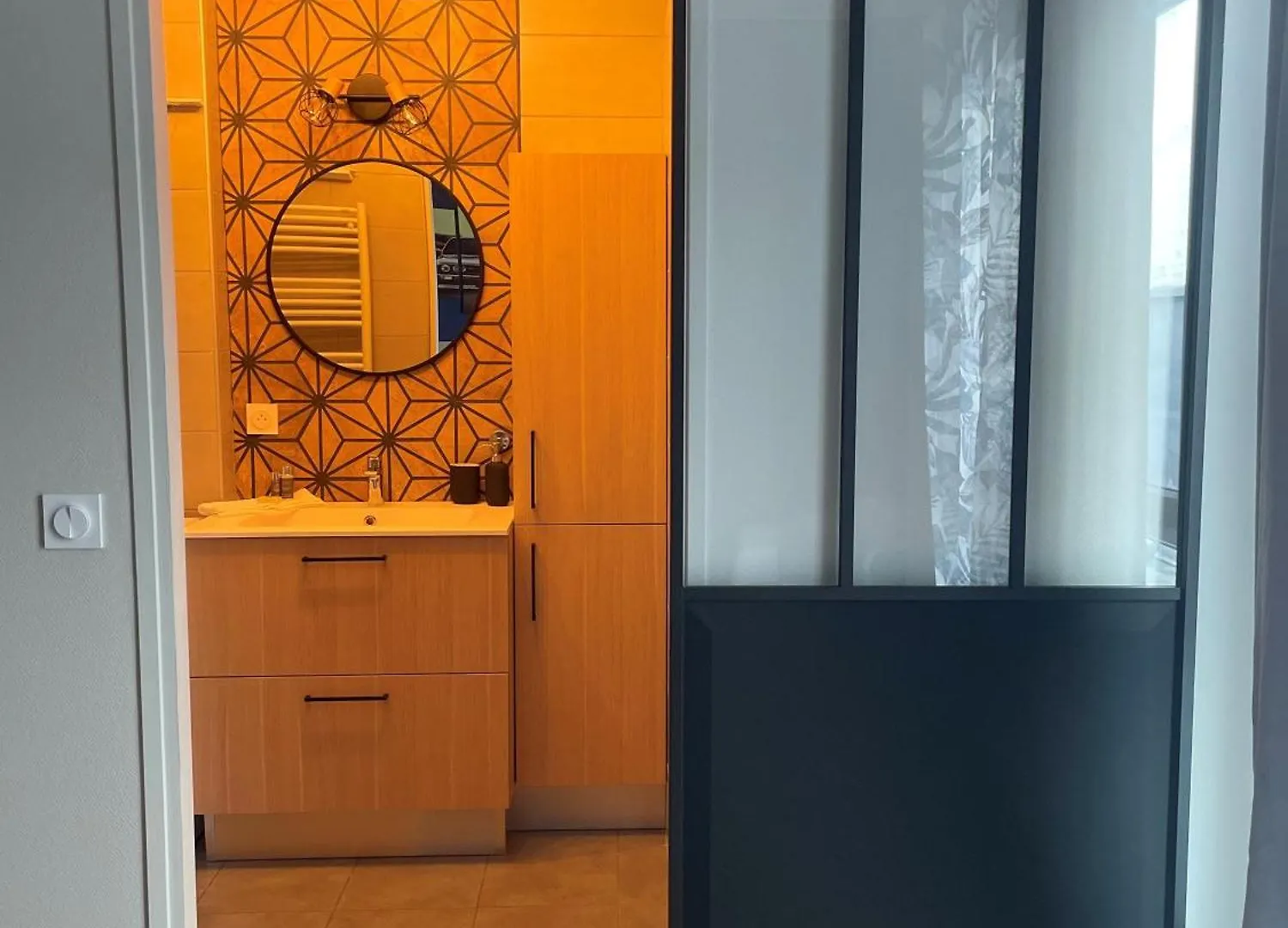 Elegant 45 M2 Lyon 6 + Garage. Idealement Situe 0*,